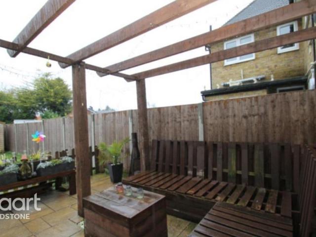 2 bedroom maisonette to rent