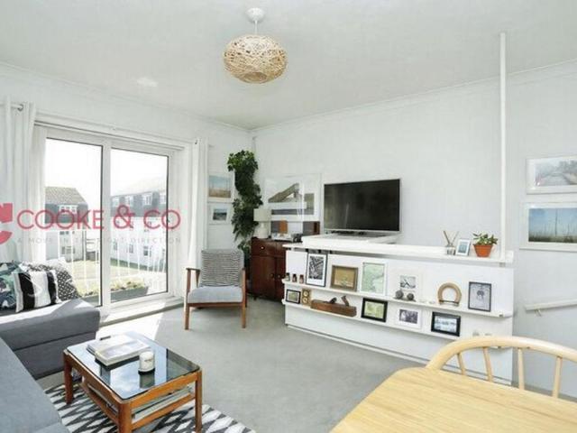 2 bedroom maisonette to rent