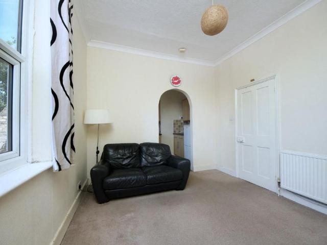 2 bedroom maisonette to rent