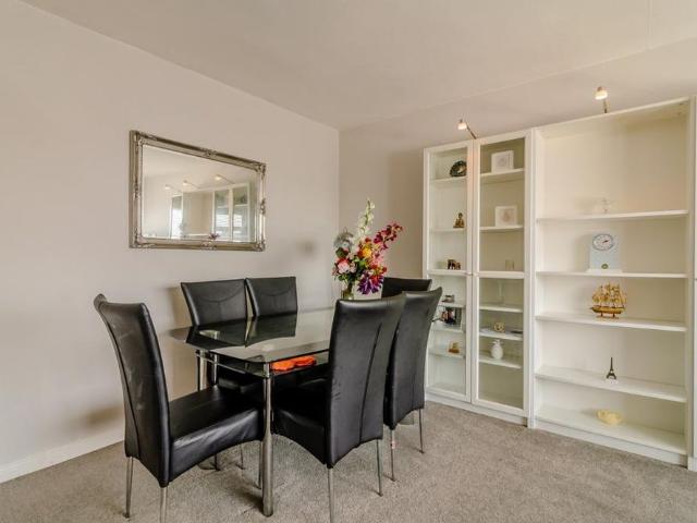 2 bedroom maisonette to rent