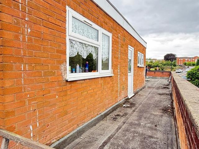 2 bedroom maisonette to rent