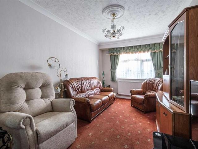 2 bedroom maisonette to rent