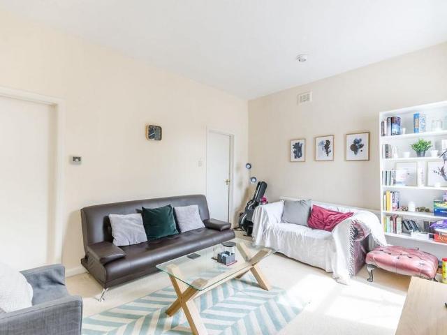 2 bedroom maisonette to rent