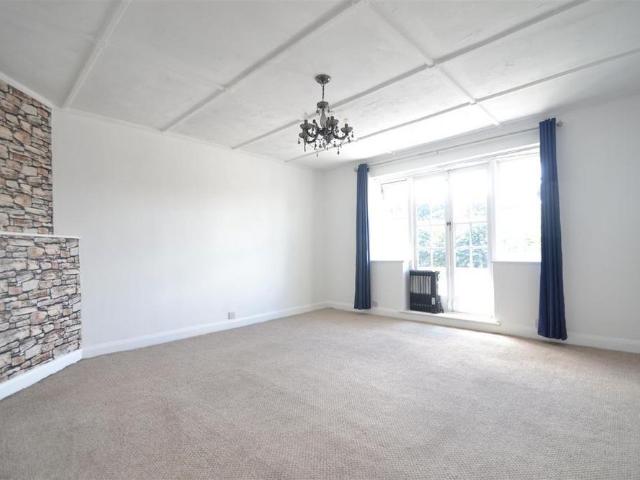 2 bedroom maisonette to rent