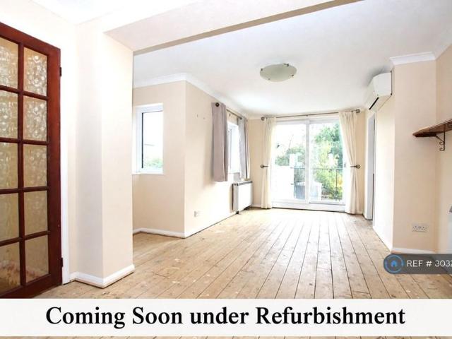 2 bedroom maisonette to rent