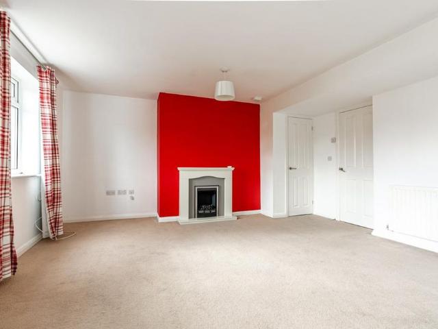 2 bedroom maisonette to rent