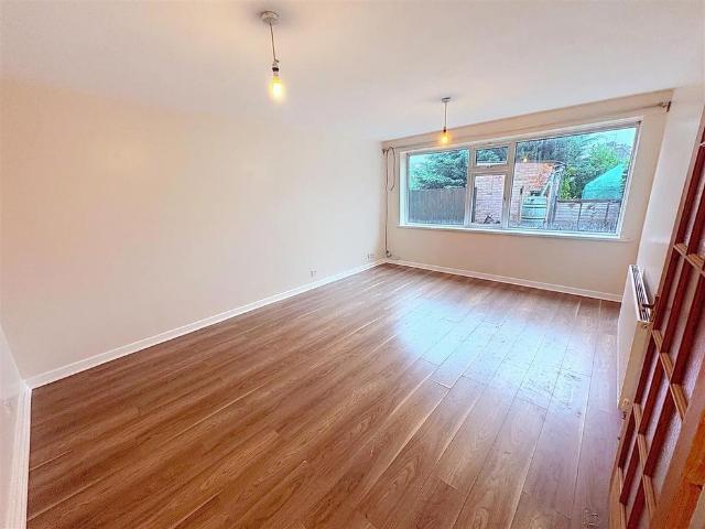 2 bedroom maisonette to rent