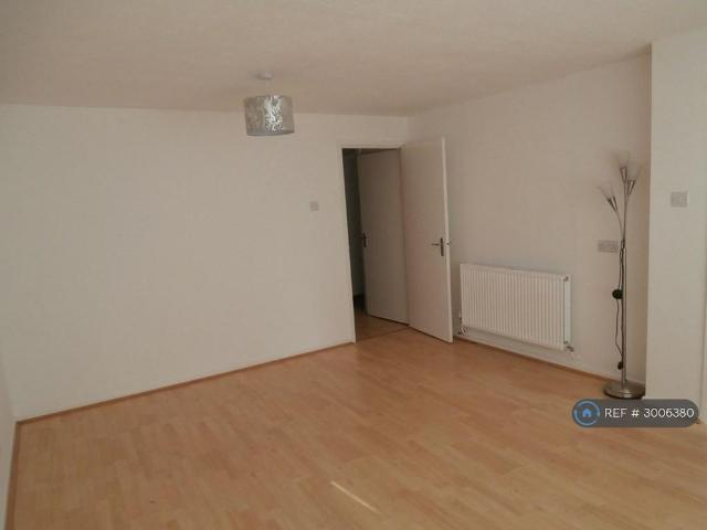 2 bedroom maisonette to rent