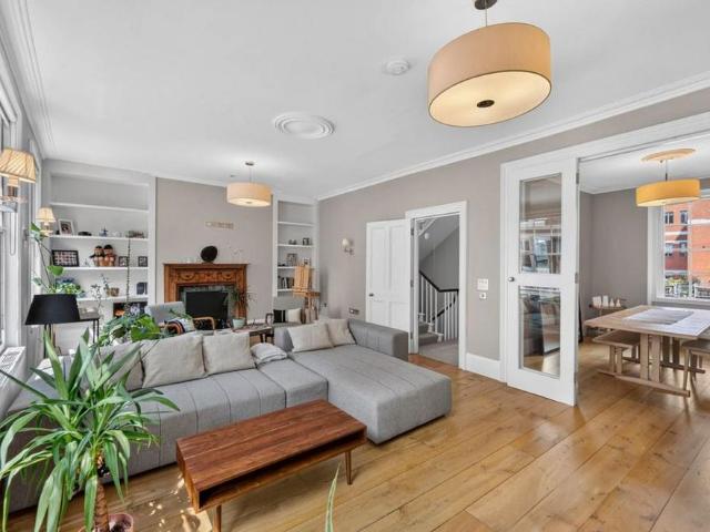 2 bedroom maisonette to rent