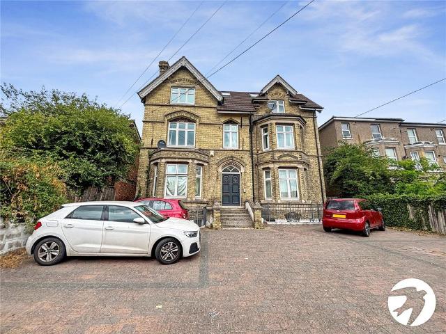 2 bedroom maisonette to rent