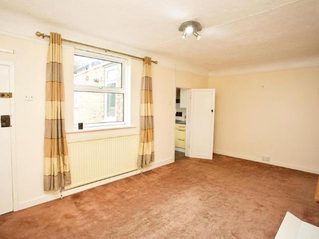 2 bedroom maisonette to rent