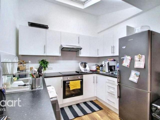 2 bedroom maisonette to rent