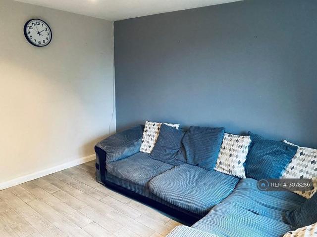 2 bedroom maisonette to rent