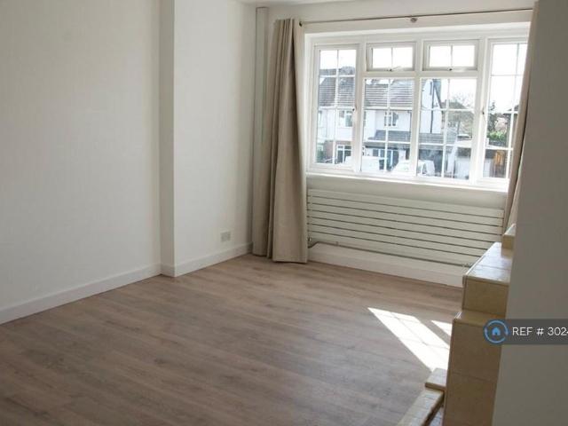 2 bedroom maisonette to rent