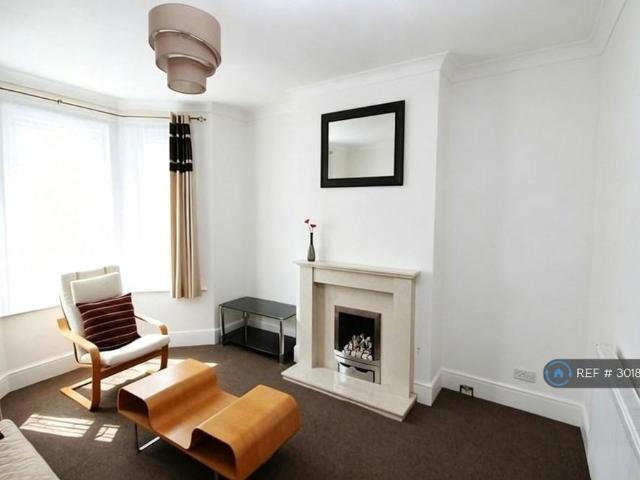 2 bedroom maisonette to rent
