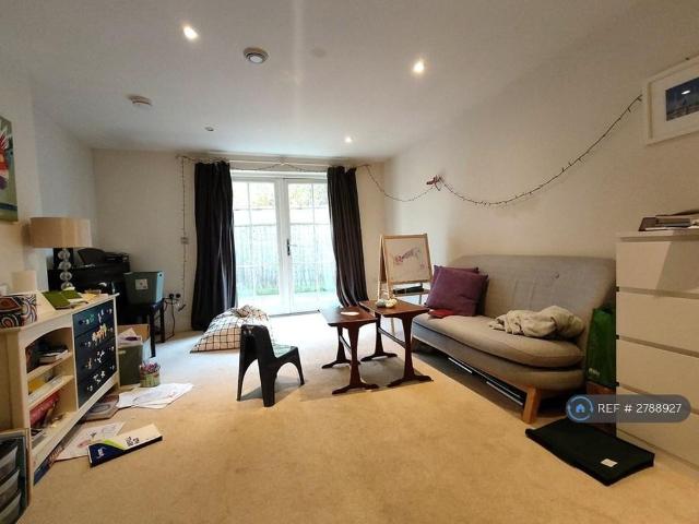 2 bedroom maisonette to rent