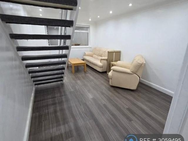 2 bedroom maisonette to rent