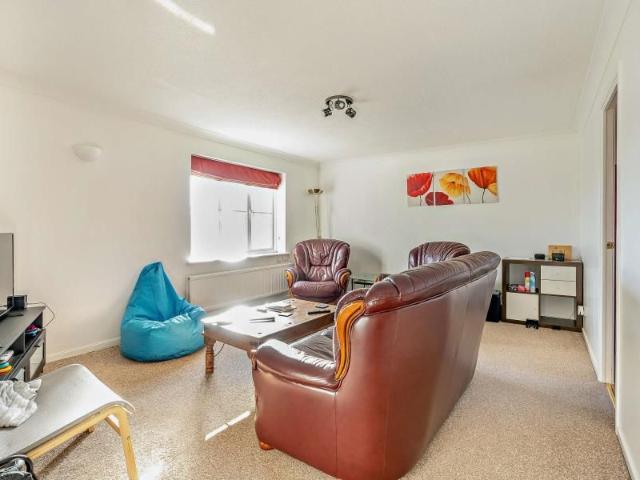 2 bedroom maisonette to rent