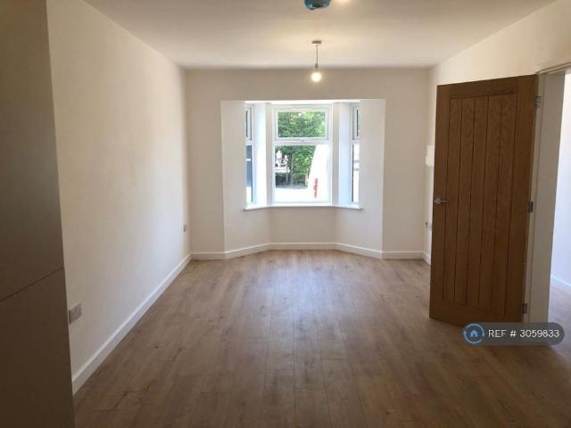 2 bedroom maisonette to rent