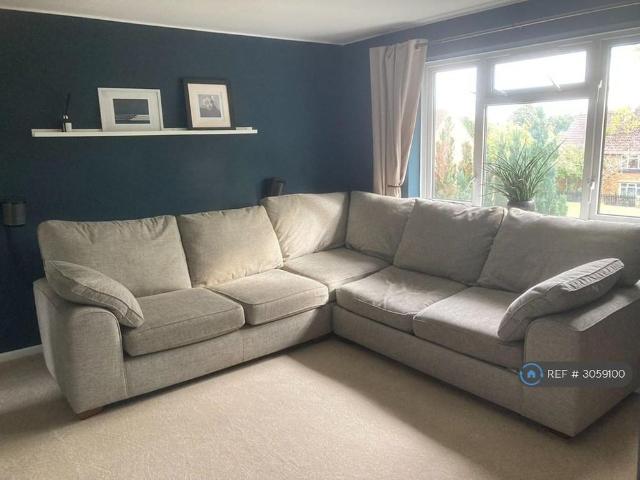 2 bedroom maisonette to rent