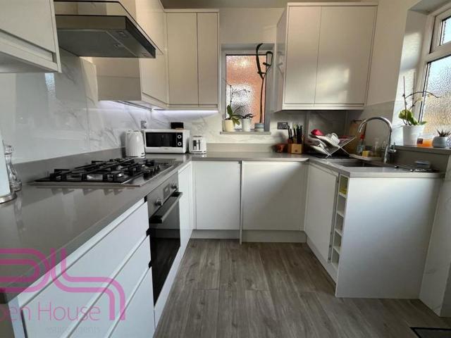 2 bedroom maisonette to rent