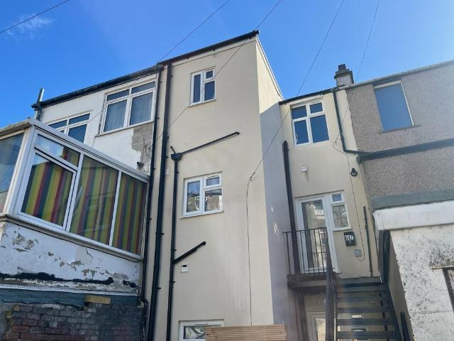 2 bedroom maisonette to rent