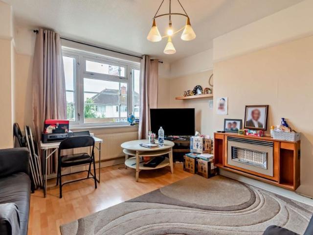 2 bedroom maisonette to rent