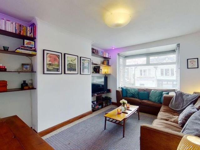 2 bedroom maisonette to rent