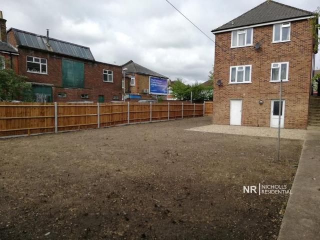 2 bedroom maisonette to rent