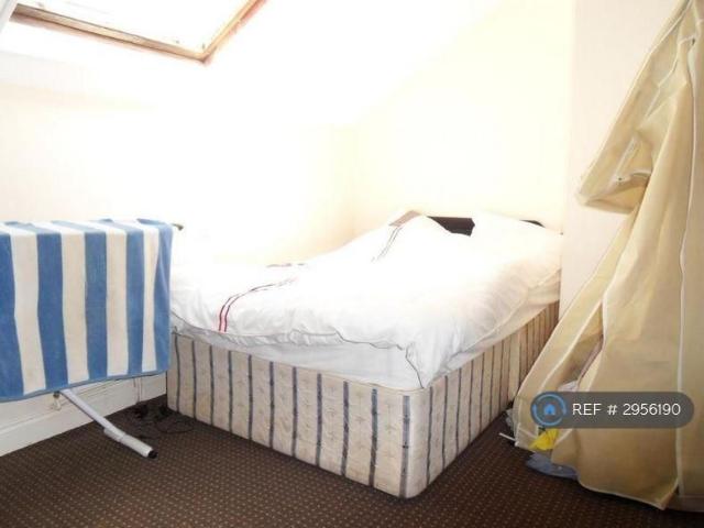 2 bedroom maisonette to rent