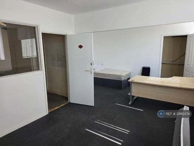 2 bedroom maisonette to rent