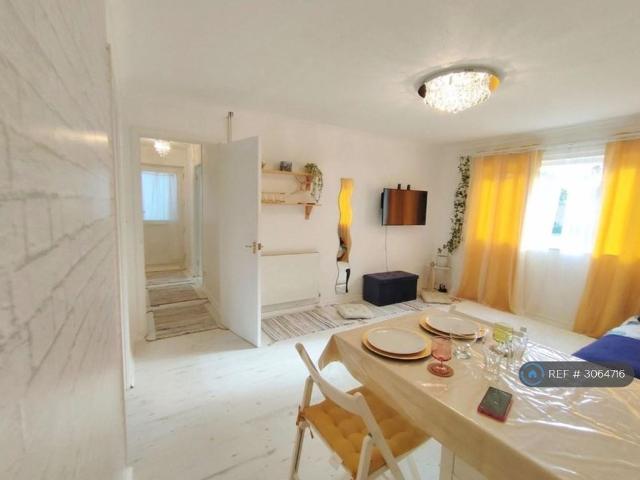 2 bedroom maisonette to rent