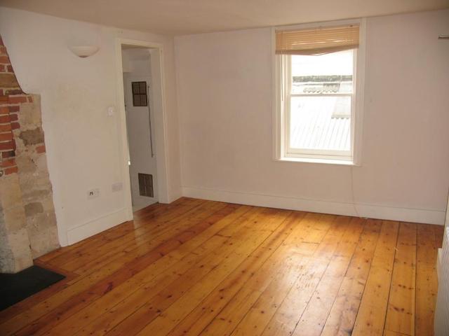 2 bedroom maisonette to rent