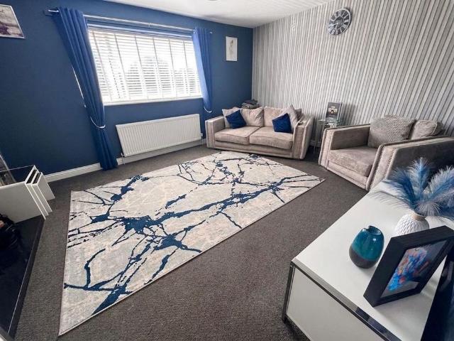 2 bedroom maisonette to rent