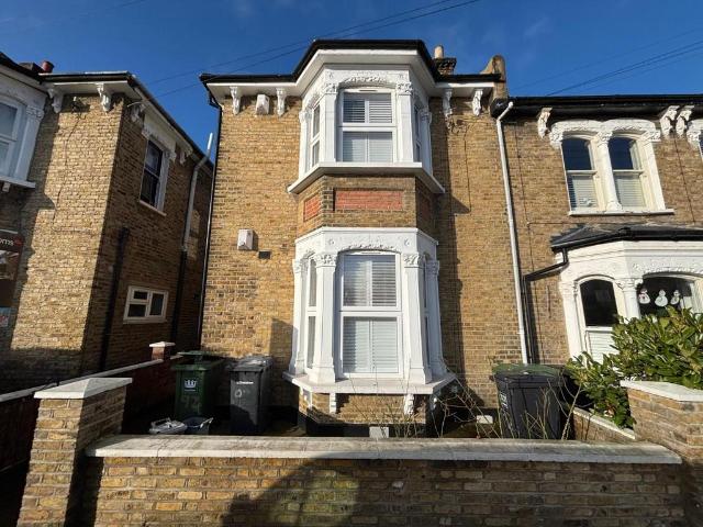 2 bedroom maisonette to rent