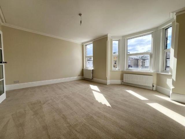 2 bedroom maisonette to rent