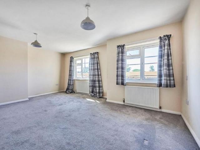 2 bedroom maisonette to rent