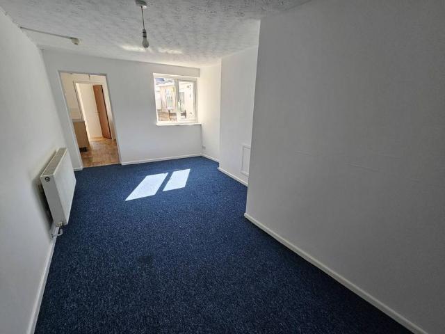 2 bedroom maisonette to rent