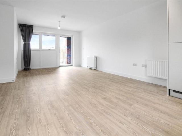 2 bedroom maisonette to rent
