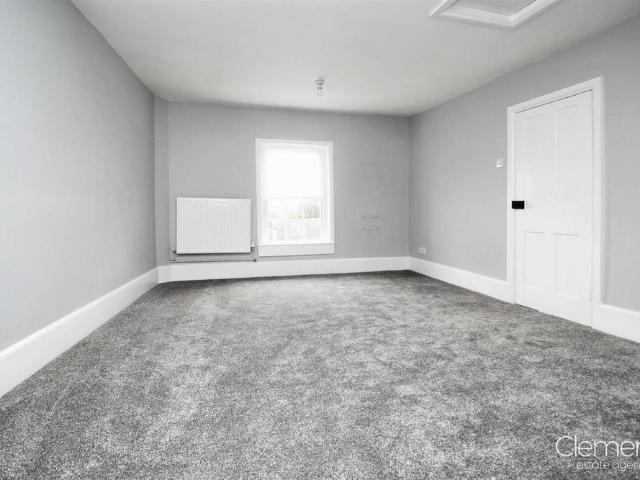 2 bedroom maisonette to rent