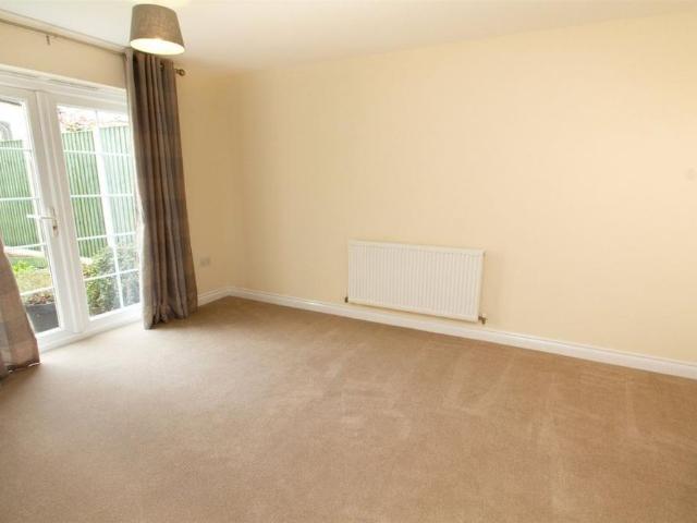 2 bedroom maisonette to rent