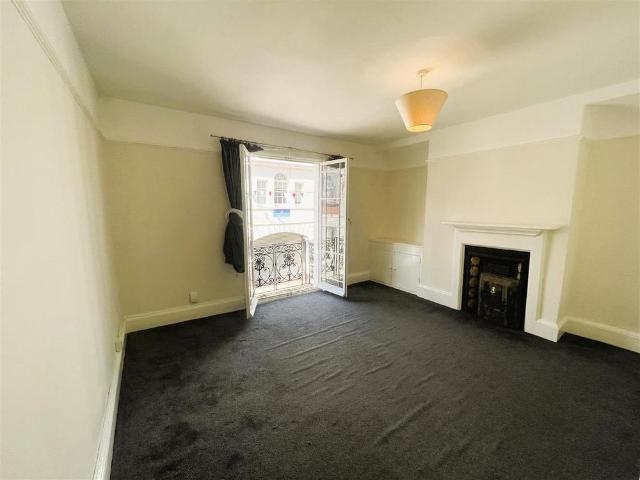 2 bedroom maisonette to rent