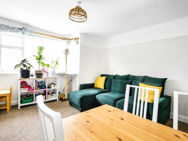 2 bedroom maisonette to rent