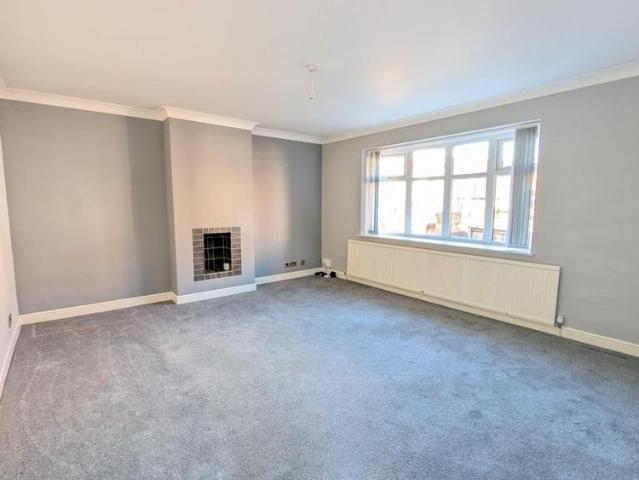 2 bedroom maisonette to rent