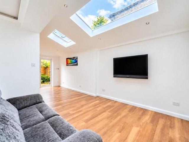 2 bedroom maisonette to rent