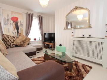 2 bedroom maisonette to rent