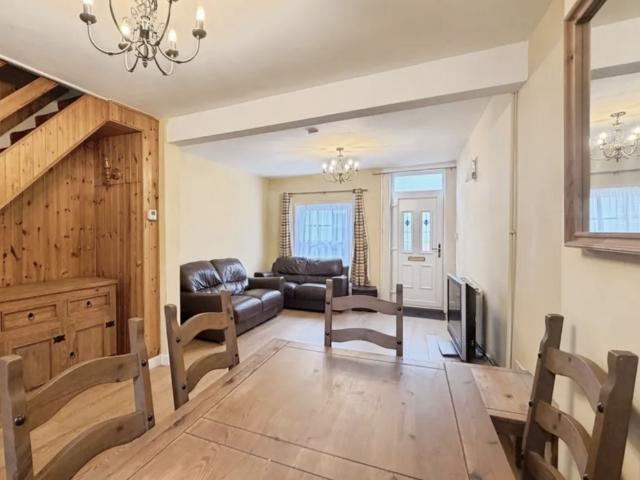 2 bedroom maisonette to rent
