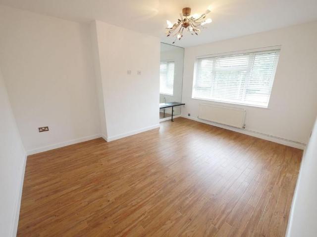2 bedroom maisonette to rent