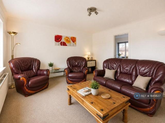 2 bedroom maisonette to rent