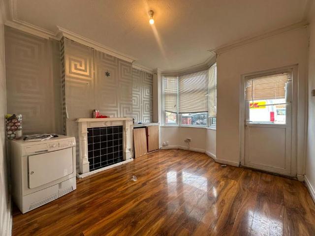 2 bedroom maisonette to rent